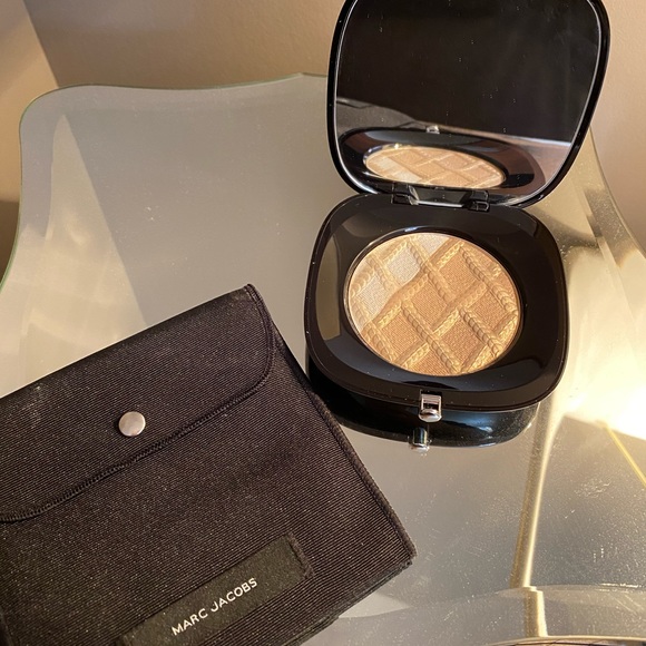 Brand new Marc Jacobs highlighter - Picture 2 of 5
